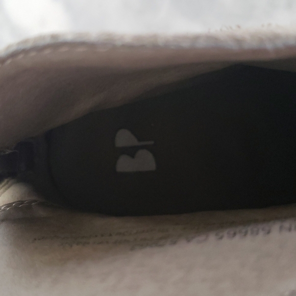 BP Leather Stacked Heel Distressed Western Style Bootie, Size 5.5 - Picture 9 of 11